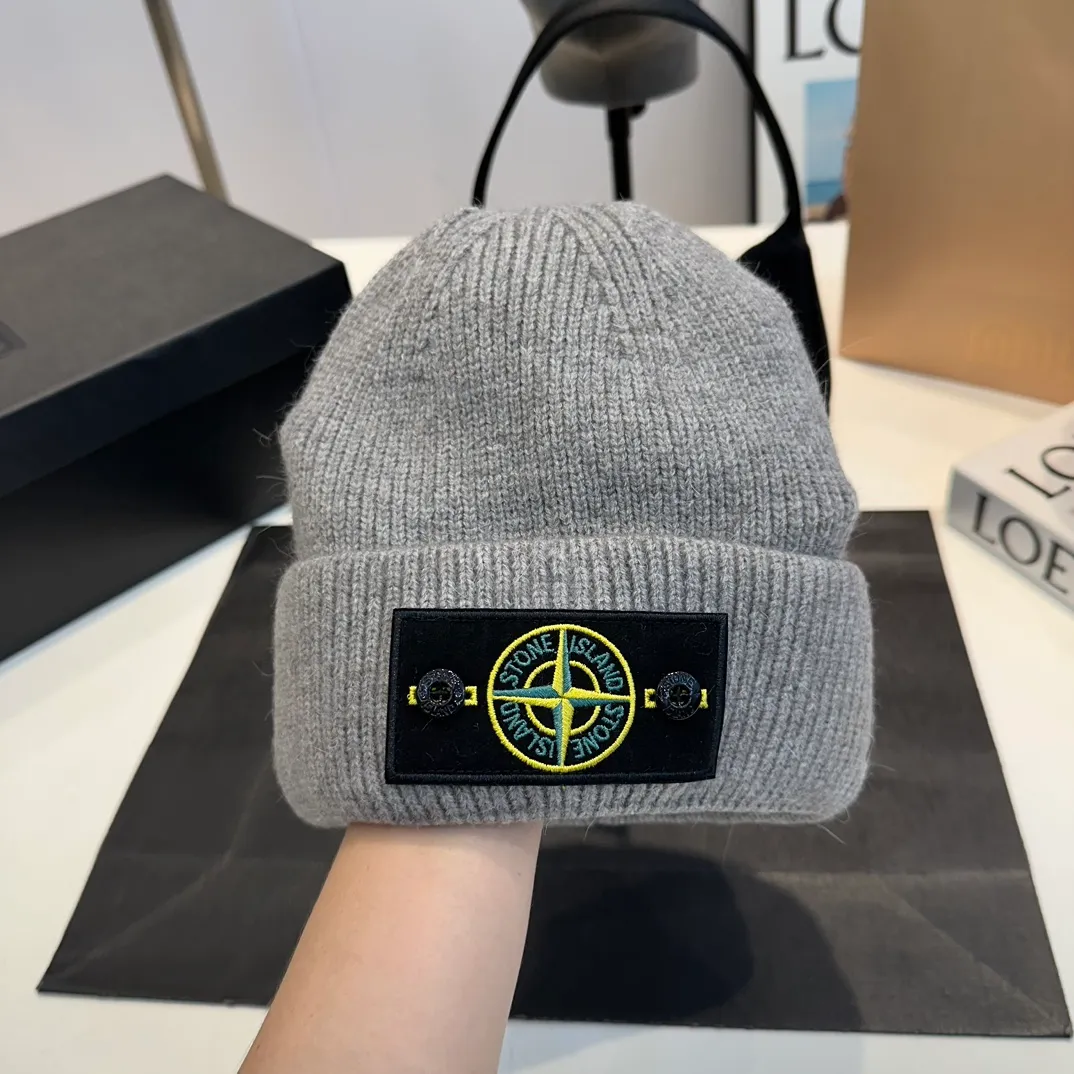 P60 Trendy brand Stone Island STONE classic popular cashmere wool knitted hat New autumn and winter cashmere woolen hat, men and women cold hat, Little Red Riding Hood popular style